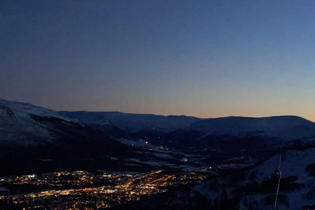 Koselig Leilighet , Med Parkering Og Ski In &Out. Lejlighed Oppdal Eksteriør billede